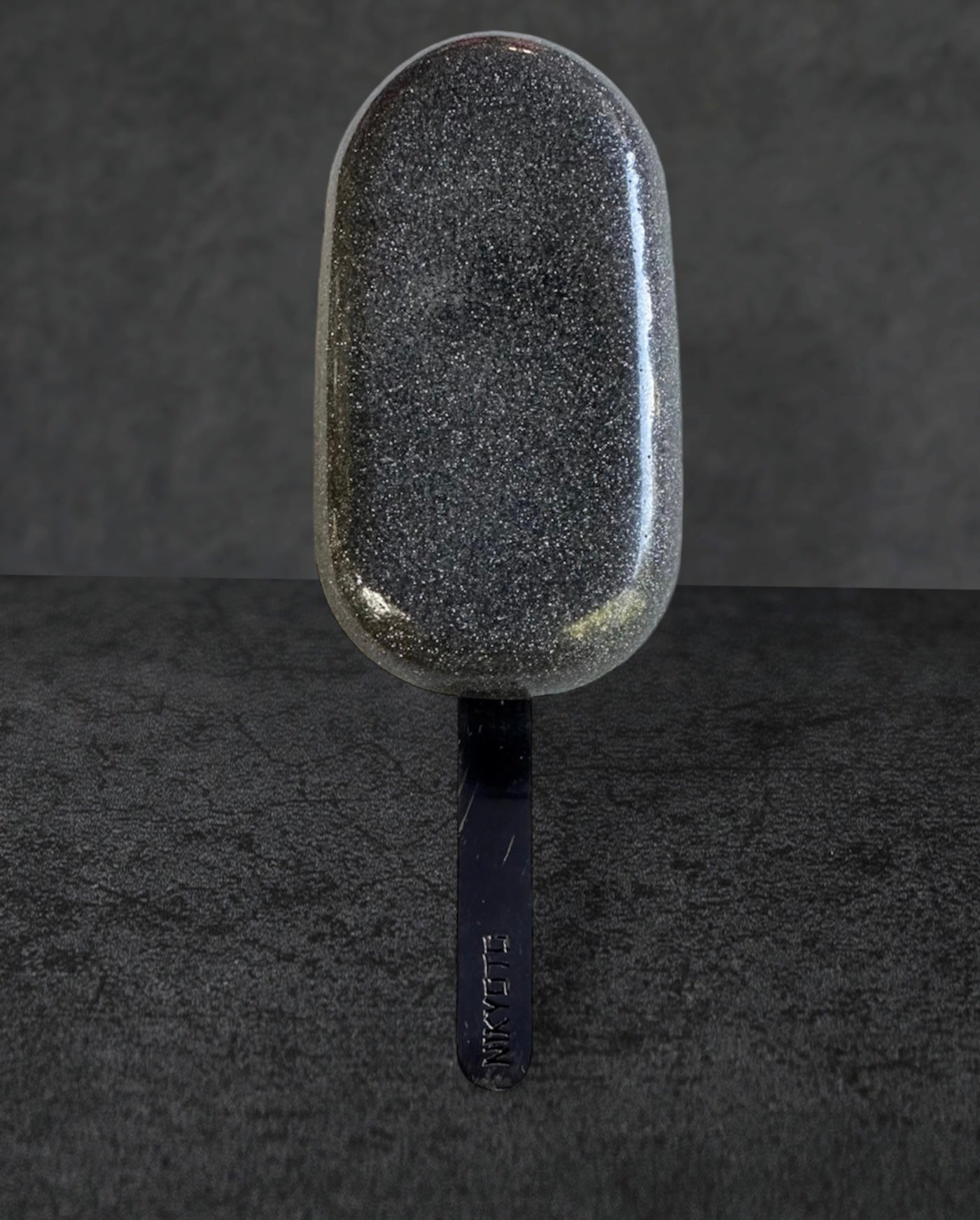 Anthracite брошка