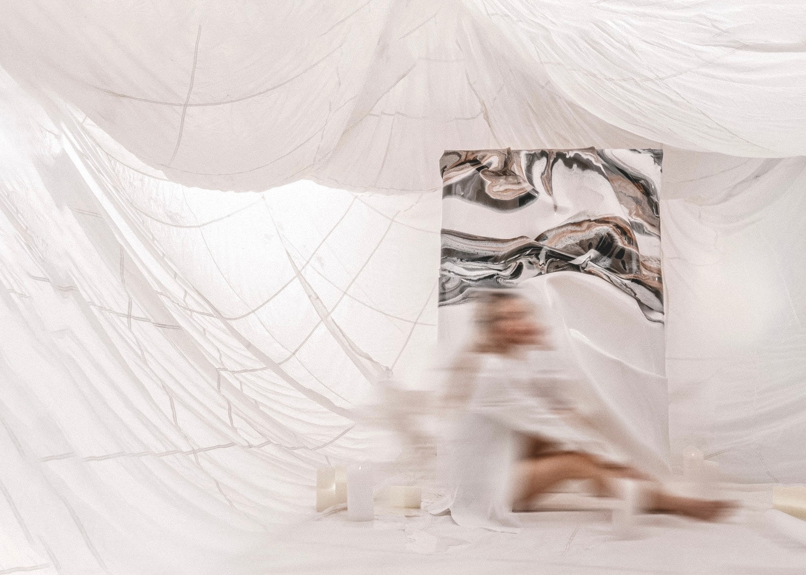 Between Presence and Motion