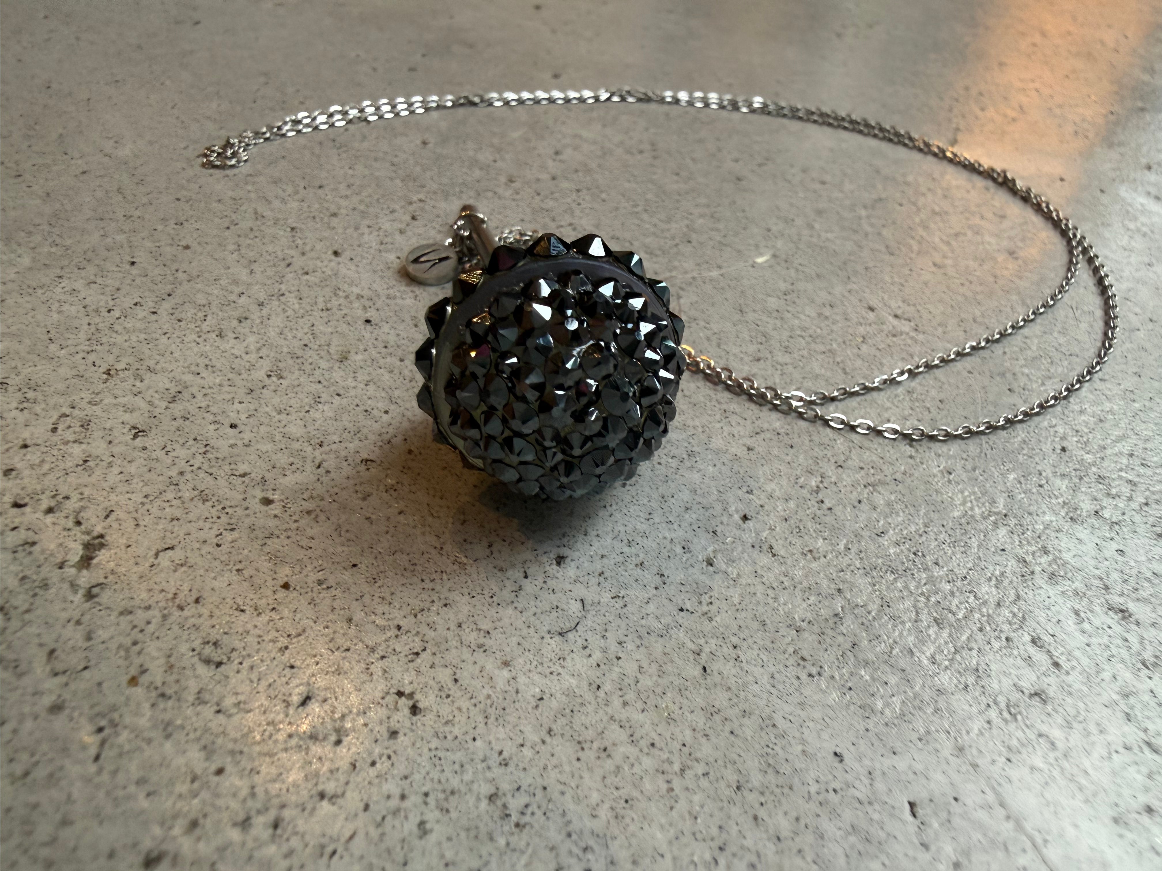 Noir Crystal Lollipop-4