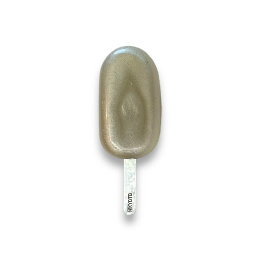 Shiro pearl brooch